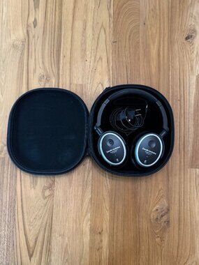 Audio Technica Active Noise Cancelling Headphones ATH-ANC7B Corded Case Quiet